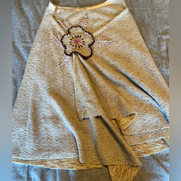 Free People Dresses & Skirts - Free people Sweater knit lined skirt with floral design, tan and wine . Size 4